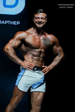 MEN'S PHYSIQUE 174